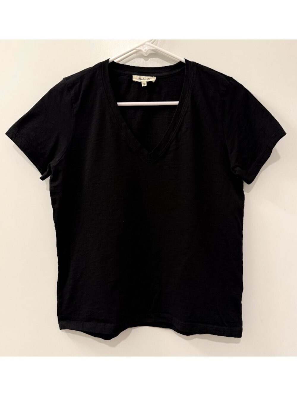 Madewell Easy V-Neck Tee in Soft Slub – Size M – Jet Black (NWOT)